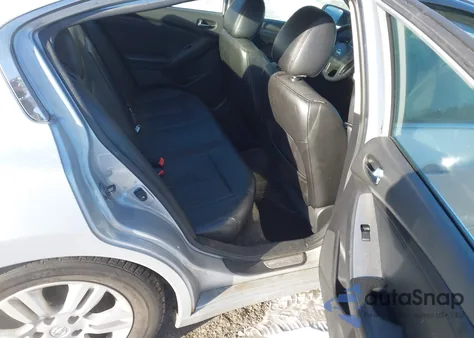 2010 Nissan Altima 2.5 S z USA, uszkodzony, nr VIN 1N4AL2AP5AN486270